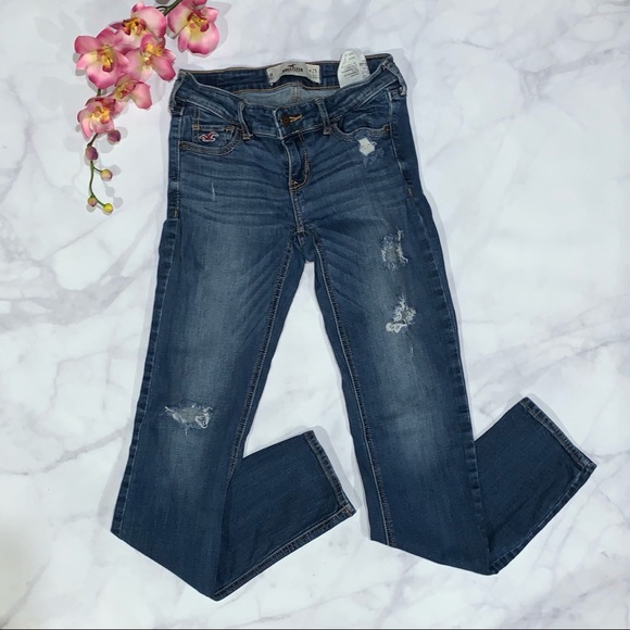 🛑 SOLD!! ✰ HOLLISTER ✰ Girl’s 5 Pocket Ripped Jeans - Picture 1 of 8